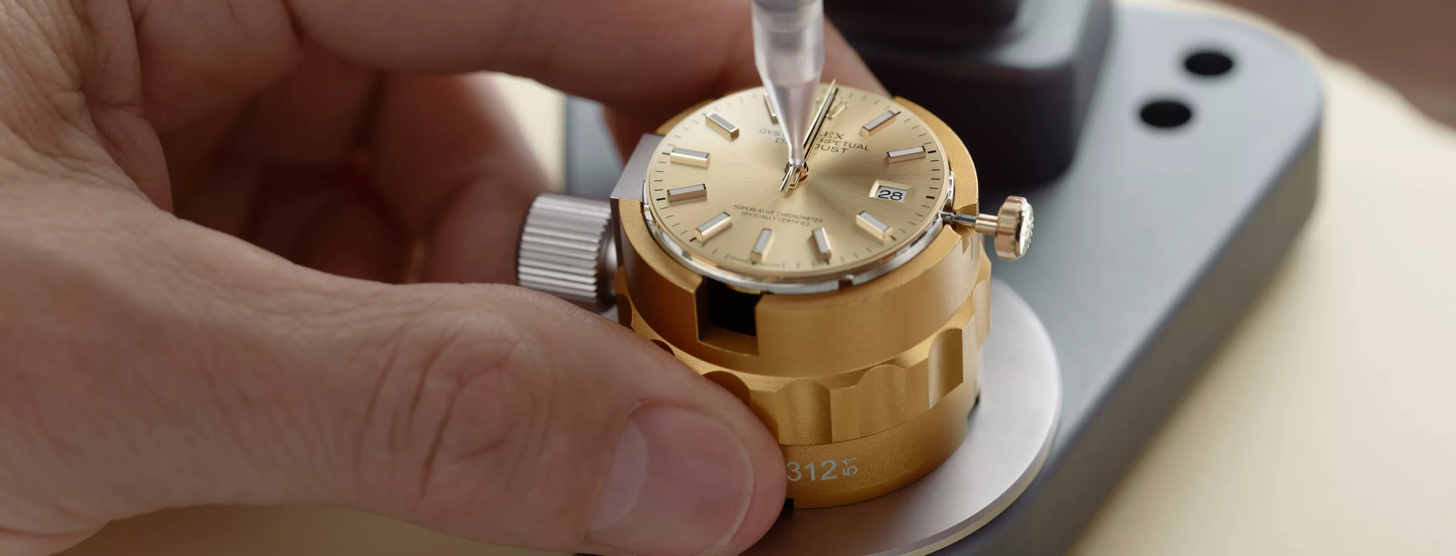 Rolex servicing procedure 